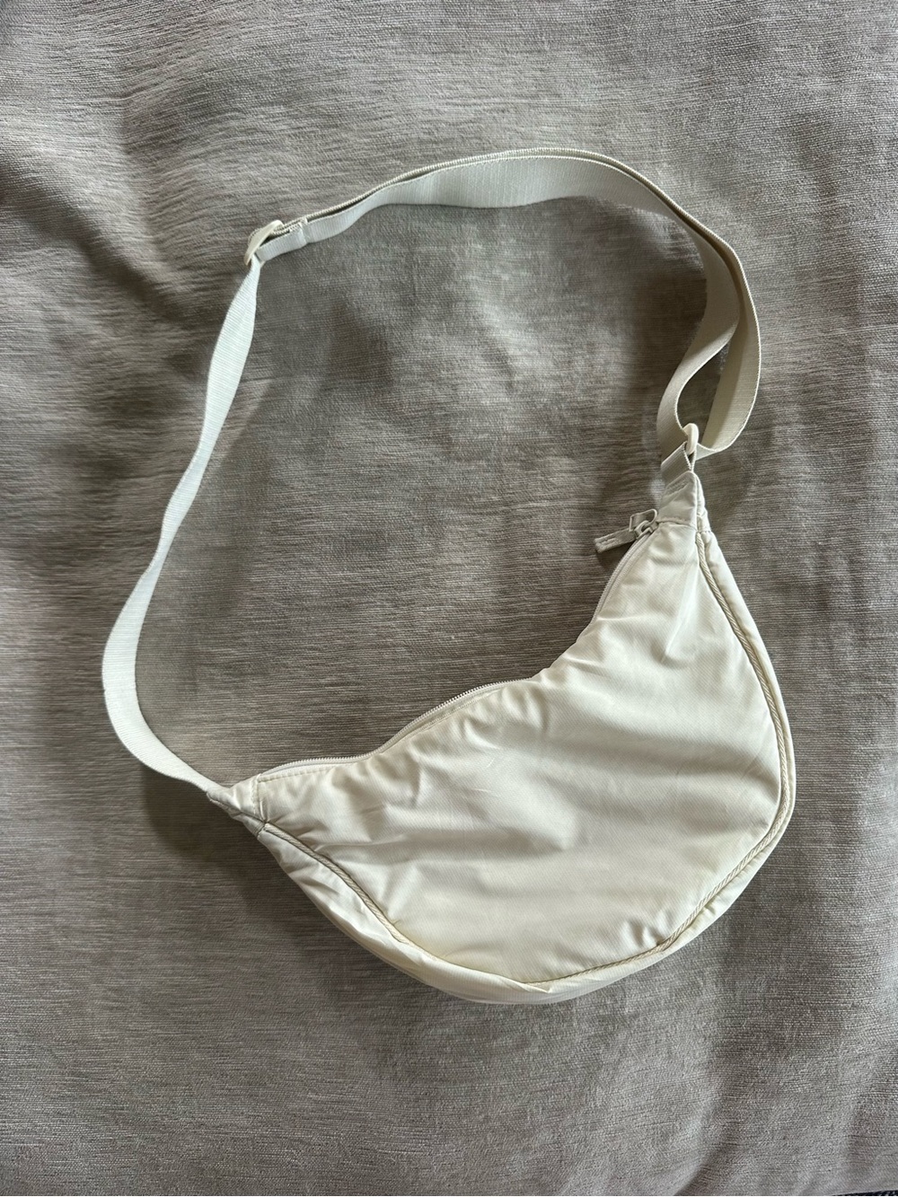 UNIQLO | Crescent Bag in Ivory